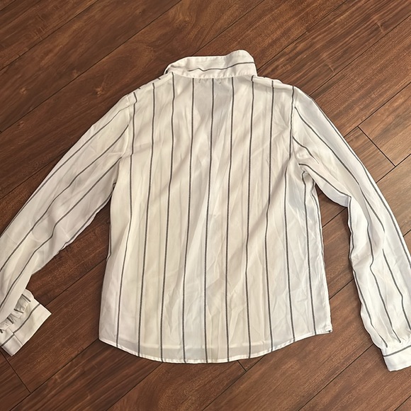 *LAST DAY* Collared Button Up Shirt - Picture 3 of 3